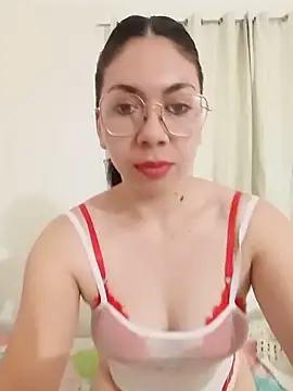 Mia essence online show from June 30, 2026, 1:45 pm
