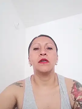 Snapshot of Vely_ chatting on May 21, 2026, 8:49 pm Vely online show from May 21, 2026, 8:49 pm