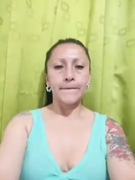 Snapshot of Vely_ chatting on May 24, 2026, 3:11 am Vely online show from May 24, 2026, 3:11 am