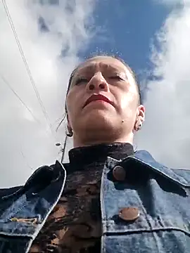 Snapshot of Vely_ chatting on May 26, 2026, 8:16 pm Vely online show from May 26, 2026, 8:16 pm
