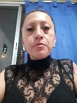 Snapshot of Vely_ chatting on May 27, 2026, 1:57 am Vely online show from May 27, 2026, 1:57 am