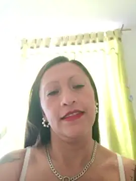 Snapshot of Vely_ chatting on May 29, 2026, 7:56 pm Vely online show from May 29, 2026, 7:56 pm