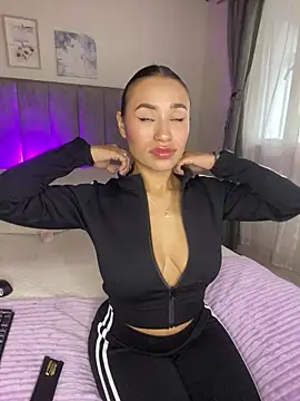 Snapshot of Victoria_Hils chatting on May 29, 2026, 4:16 pm Victoria Hils online show from May 29, 2026, 4:16 pm