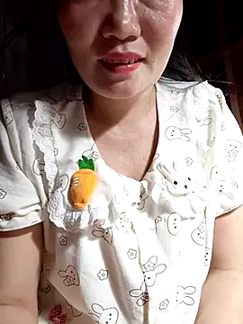 Snapshot of -Trici- chatting on June 12, 2026, 5:06 am -Trici- online show from June 12, 2026, 5:06 am