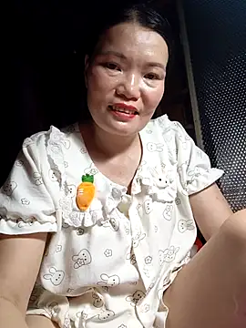 Snapshot of -Trici- chatting on June 15, 2026, 5:09 am -Trici- online show from June 15, 2026, 5:09 am