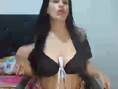 Snapshot of KarolRodr chatting on May 15, 2026, 5:58 am KarolRodr online show from May 15, 2026, 5:58 am