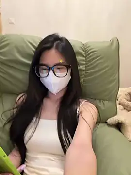 yy22111 online show from June 4, 2026, 12:55 pm