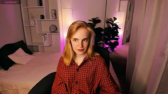 Snapshot of IrmaRonn chatting on June 3, 2026, 2:33 pm IrmaRonn online show from June 3, 2026, 2:33 pm
