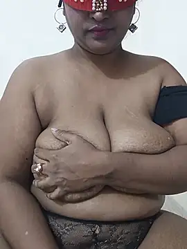 Snapshot of Ponaam-Babe chatting on July 28, 2026, 9:03 pm Ponaam-Babe online show from July 28, 2026, 9:03 pm