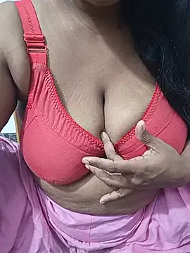 Snapshot of Ponaam-Babe chatting on August 6, 2026, 8:05 am Ponaam-Babe online show from August 6, 2026, 8:05 am