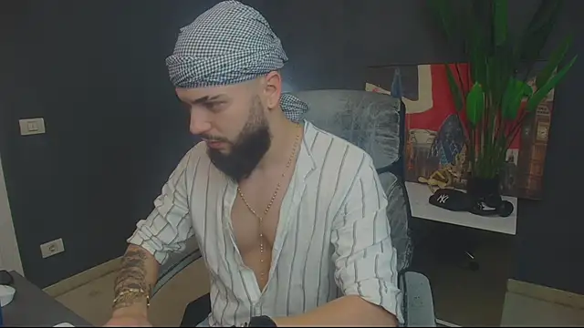 Snapshot of OscarWillss chatting on June 3, 2026, 4:04 am OscarWillss online show from June 3, 2026, 4:04 am