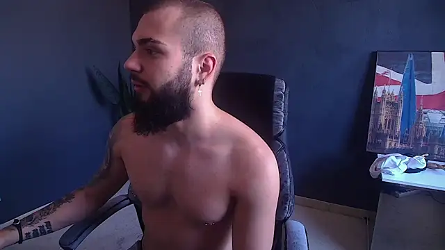 Snapshot of OscarWillss chatting on June 20, 2026, 9:01 am OscarWillss online show from June 20, 2026, 9:01 am