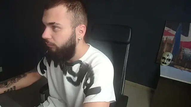 Snapshot of OscarWillss chatting on July 8, 2026, 4:06 am OscarWillss online show from July 8, 2026, 4:06 am