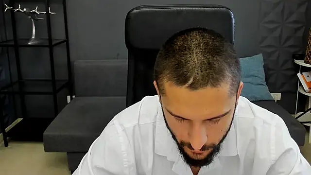 TroyWadee online show from June 26, 2026, 4:17 am