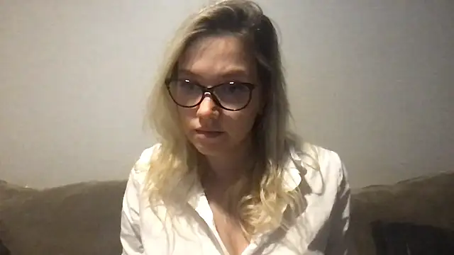 Precious Eva online show from May 14, 2026, 1:07 pm