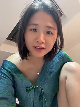 Snapshot of Iridessa- chatting on July 6, 2026, 3:03 pm Iridessa- online show from July 6, 2026, 3:03 pm