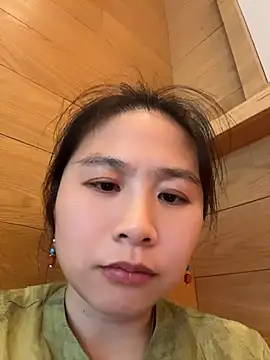 Snapshot of Iridessa- chatting on July 9, 2026, 11:36 am Iridessa- online show from July 9, 2026, 11:36 am