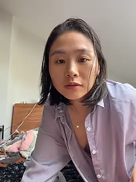 Snapshot of Iridessa- chatting on July 22, 2026, 12:57 am Iridessa- online show from July 22, 2026, 12:57 am