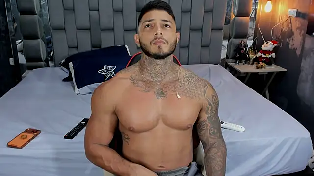 Snapshot of JackMclain chatting on June 18, 2026, 6:34 pm JackMclain online show from June 18, 2026, 6:34 pm