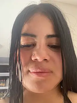 Snapshot of zoe_martinez chatting on May 25, 2026, 7:31 pm zoe martinez online show from May 25, 2026, 7:31 pm