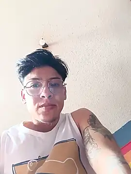 Snapshot of AlexxEngine chatting on June 17, 2026, 5:03 pm AlexxEngine online show from June 17, 2026, 5:03 pm