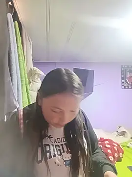 Alyssa 14 online show from May 14, 2026, 2:02 pm