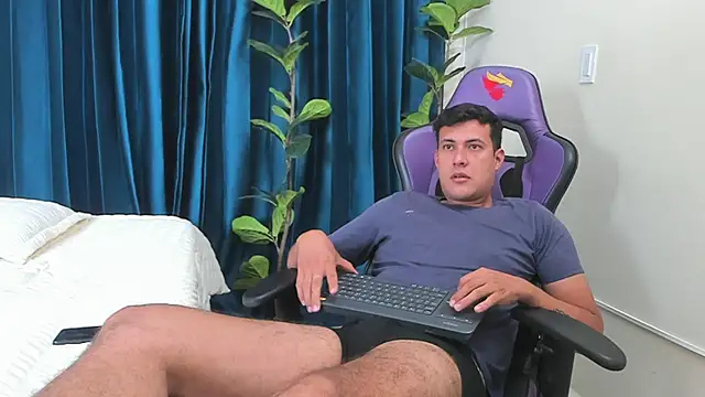 playboy Felipe online show from May 19, 2026, 1:17 pm