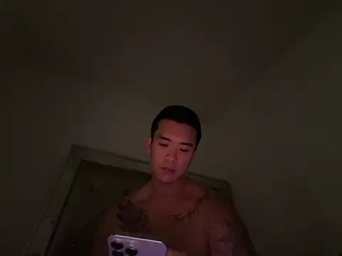 dlasian1998 online show from May 15, 2026, 3:35 am