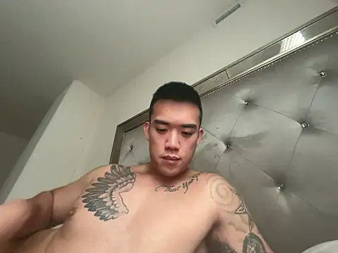 dlasian1998 online show from June 15, 2026, 6:32 pm