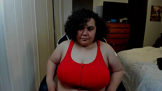 Snapshot of SweetPuertoRicanBliss chatting on May 17, 2026, 1:18 pm SweetPuertoRicanBliss online show from May 17, 2026, 1:18 pm