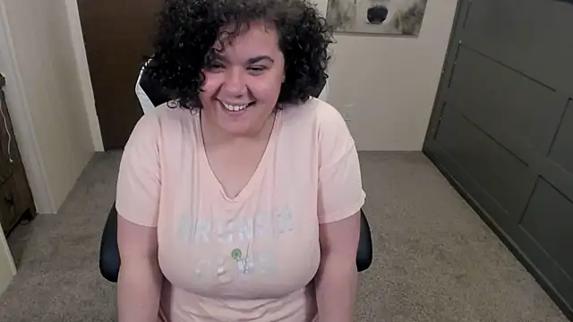 Snapshot of SweetPuertoRicanBliss chatting on May 20, 2026, 1:12 am SweetPuertoRicanBliss online show from May 20, 2026, 1:12 am