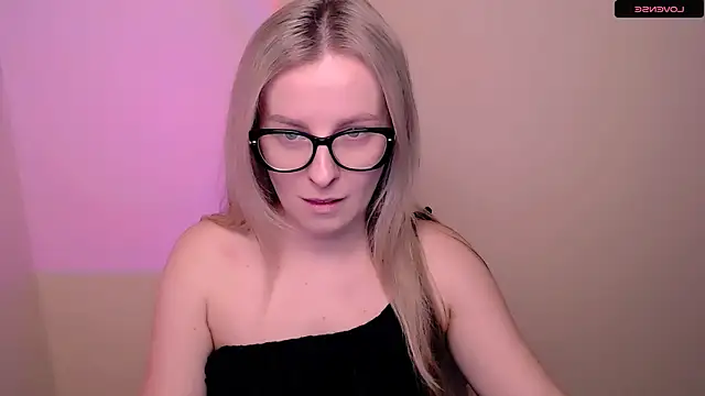 MariaTess  online show from May 12, 2026, 3:20 pm