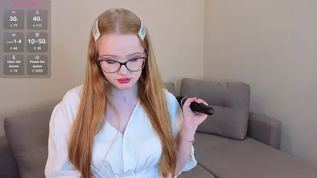 Snapshot of KarlaPasey chatting on May 27, 2026, 4:26 pm KarlaPasey online show from May 27, 2026, 4:26 pm