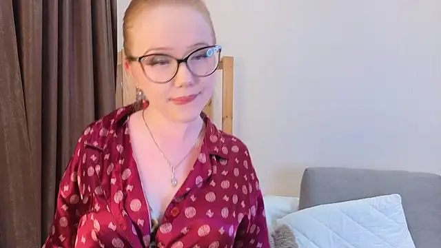 Snapshot of KarlaPasey chatting on June 25, 2026, 3:39 am KarlaPasey online show from June 25, 2026, 3:39 am