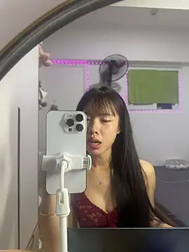 Lov3lily online show from June 7, 2026, 10:02 pm