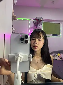 Lov3lily online show from June 8, 2026, 10:15 am