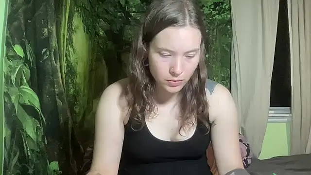 Snapshot of mo0ngoddess chatting on September 18, 2025, 9:00 am mo0ngoddess online show from September 18, 2025, 9:00 am