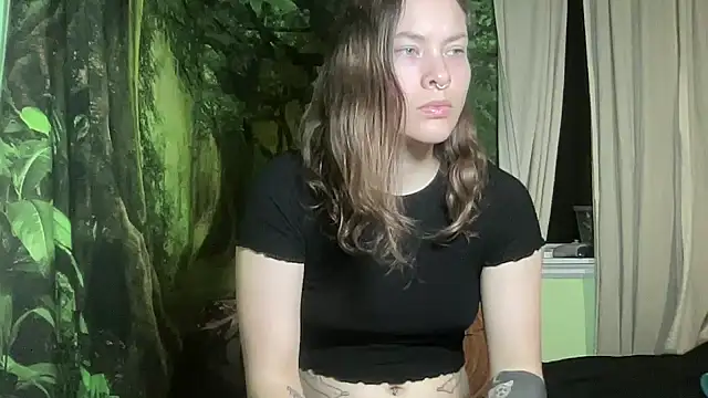 mo0ngoddess online show from December 22, 2025, 1:57 am