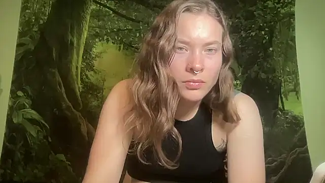 Snapshot of mo0ngoddess chatting on June 2, 2026, 3:19 am mo0ngoddess online show from June 2, 2026, 3:19 am