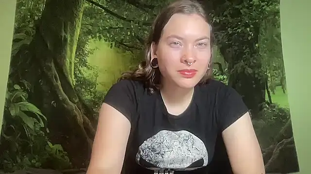 Snapshot of mo0ngoddess chatting on July 2, 2026, 3:23 am mo0ngoddess online show from July 2, 2026, 3:23 am