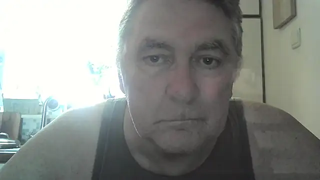 Snapshot of edje59a chatting on July 6, 2026, 7:05 am edje59a online show from July 6, 2026, 7:05 am