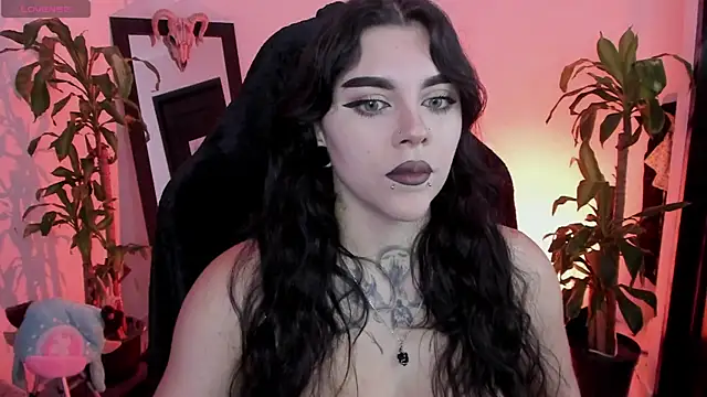 MissCharlottte 18 online show from May 15, 2026, 3:02 am