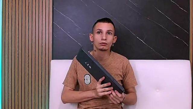 Isak Berekoa online show from June 7, 2026, 11:14 am