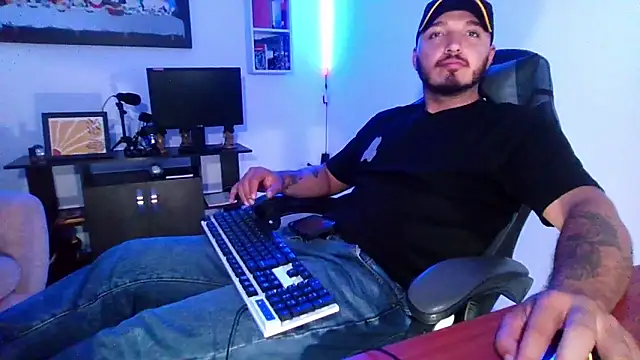 Thiago 420 online show from May 15, 2026, 11:45 pm