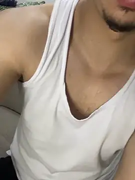 Snapshot of Yassin_ksa chatting on July 7, 2026, 2:10 pm Yassin ksa online show from July 7, 2026, 2:10 pm