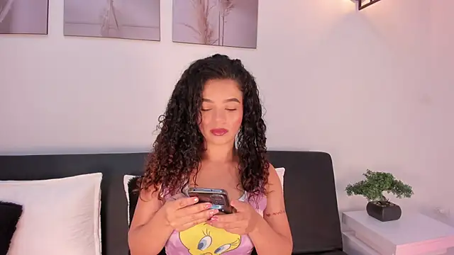 Snapshot of katherin_johnson1 chatting on June 25, 2026, 11:37 am katherin johnson1 online show from June 25, 2026, 11:37 am