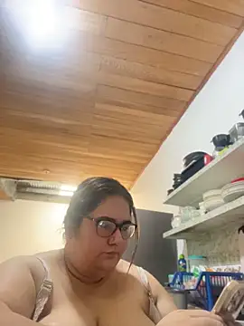 marianacooper1234 online show from June 22, 2026, 9:34 pm