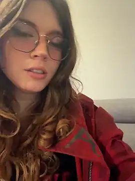 cutypiefull online show from June 2, 2026, 12:45 am