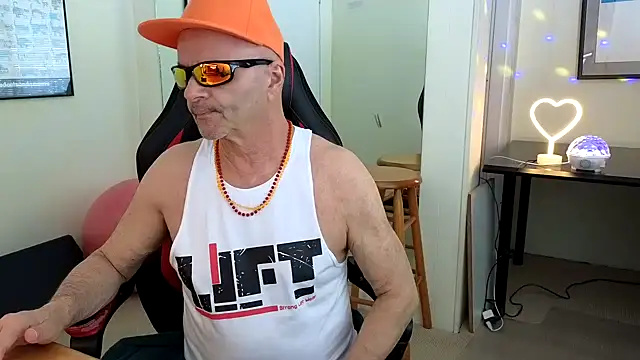 hotdadbod online show from March 7, 2025, 9:38 pm