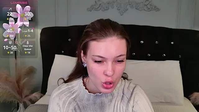 Snapshot of Mili_Joy chatting on July 13, 2026, 6:33 pm Mili Joy online show from July 13, 2026, 6:33 pm